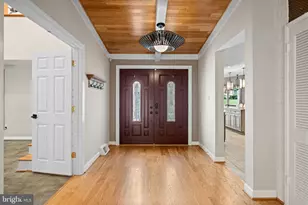 7113 Carol Ln, Falls Church, VA 22042 - Photo 5