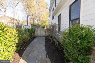 204 Battle St SW, Vienna, VA 22180 - Photo 5