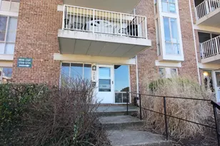 5709 Indian Ct, Alexandria, VA 22303 - Photo 1