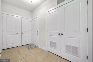 9521 Bastille St, Fairfax, VA 22031 - Photo 5