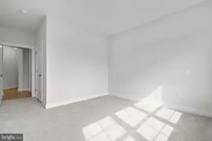 9521 Bastille St, Fairfax, VA 22031 - Photo 23