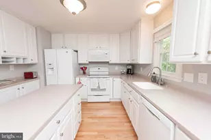 2036 Pieris Ct, Vienna, VA 22182 - Photo 11