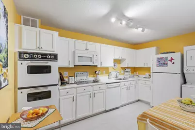 8360 Greensboro Drive #1003, McLean, VA 22102 - Photo 9