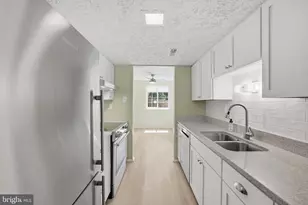5574 Caithness Ct, Fairfax, VA 22032 - Photo 9