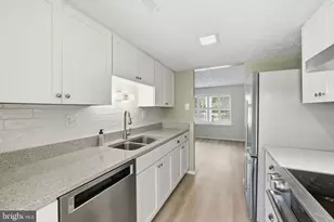 5574 Caithness Ct, Fairfax, VA 22032 - Photo 11