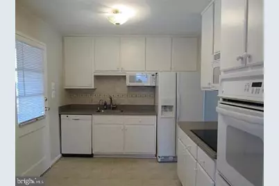 1452 Dewberry Court, McLean, VA 22101 - Photo 3
