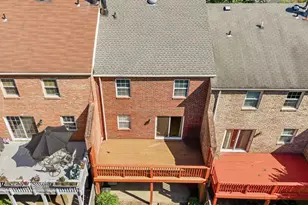 8931 Park Forest Dr, Springfield, VA 22152 - Photo 37