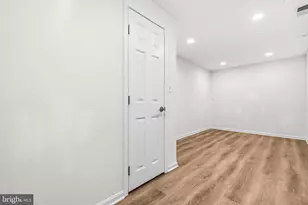 8931 Park Forest Dr, Springfield, VA 22152 - Photo 29