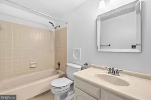 8931 Park Forest Dr, Springfield, VA 22152 - Photo 23