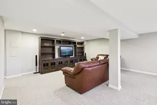 10305 Mountington Ct, Vienna, VA 22182 - Photo 45