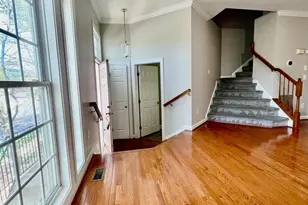 8175 Skelton Cir, Falls Church, VA 22042 - Photo 9