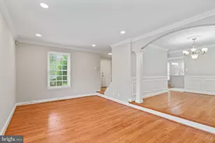 8251 Clifton Farm Ct, Alexandria, VA 22306 - Photo 9