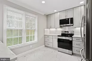 8251 Clifton Farm Ct, Alexandria, VA 22306 - Photo 17