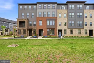 14538 George Carter Way NE, Chantilly, VA 20151 - Photo 3