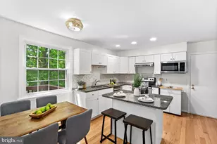 9361 Tartan View Dr, Fairfax, VA 22032 - Photo 17