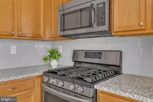 8200 Catbird Cir, Lorton, VA 22079 - Photo 7