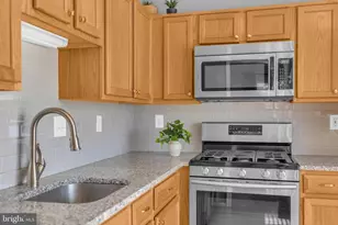 8200 Catbird Cir, Lorton, VA 22079 - Photo 5