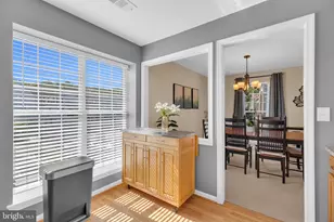 8200 Catbird Cir, Lorton, VA 22079 - Photo 9