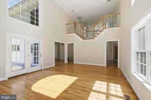 9395 Wolf Trap Creek Ct, Great Falls, VA 22066 - Photo 17