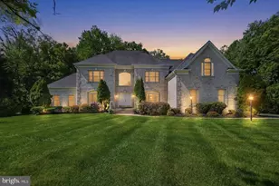 9395 Wolf Trap Creek Ct, Great Falls, VA 22066 - Photo 5