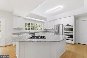 9395 Wolf Trap Creek Ct, Great Falls, VA 22066 - Photo 19