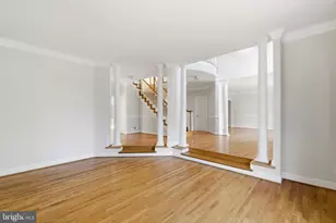 9395 Wolf Trap Creek Ct, Great Falls, VA 22066 - Photo 9