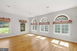 9395 Wolf Trap Creek Ct, Great Falls, VA 22066 - Photo 25