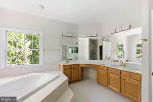 9395 Wolf Trap Creek Ct, Great Falls, VA 22066 - Photo 31