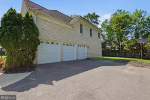 9395 Wolf Trap Creek Ct, Great Falls, VA 22066 - Photo 55