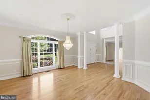 9395 Wolf Trap Creek Ct, Great Falls, VA 22066 - Photo 11