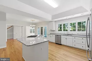 9395 Wolf Trap Creek Ct, Great Falls, VA 22066 - Photo 23