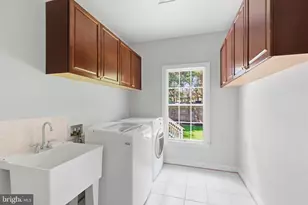 9395 Wolf Trap Creek Ct, Great Falls, VA 22066 - Photo 25