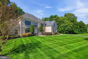 9395 Wolf Trap Creek Ct, Great Falls, VA 22066 - Photo 3