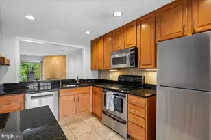 2914 Yarling Ct, Falls Church, VA 22042 - Photo 3