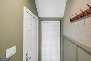 2914 Yarling Ct, Falls Church, VA 22042 - Photo 5