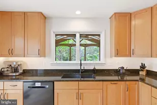 4625 Valerie Ct, Annandale, VA 22003 - Photo 9