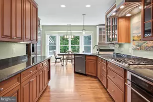 8750 Copeland Pond Ct, Fairfax, VA 22031 - Photo 11
