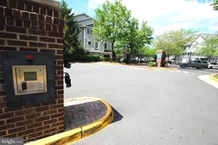 12823 Fair Briar Ln, Fairfax, VA 22033 - Photo 19