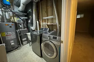 6572 Creek Run Dr, Centreville, VA 20121 - Photo 15