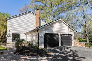 10305 Hunt Country Ln, Vienna, VA 22182 - Photo 49