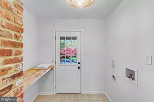 10305 Hunt Country Ln, Vienna, VA 22182 - Photo 47