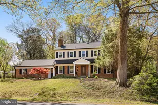 10305 Hunt Country Ln, Vienna, VA 22182 - Photo 9