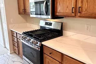 7528 Coxton Ct, Alexandria, VA 22306 - Photo 5