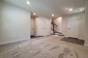 7817 Sutter Ln, Annandale, VA 22003 - Photo 7