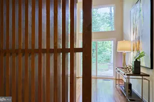 5222 Bradfield Dr, Burke, VA 22015 - Photo 3