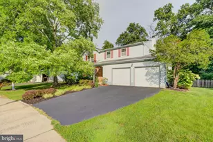1721 Whitewood Ln, Herndon, VA 20170 - Photo 1