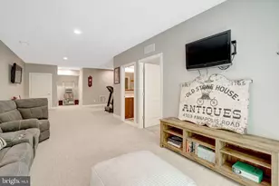 6421 Beatles Ln, Alexandria, VA 22310 - Photo 47