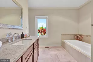 11221 Country Pl, Oakton, VA 22124 - Photo 45