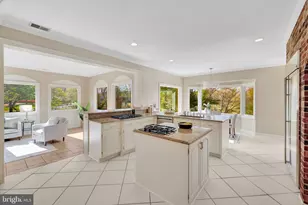 11221 Country Pl, Oakton, VA 22124 - Photo 31