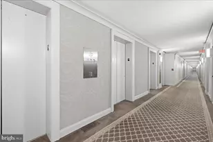 1800 Old Meadow Rd, McLean, VA 22102 - Photo 11
